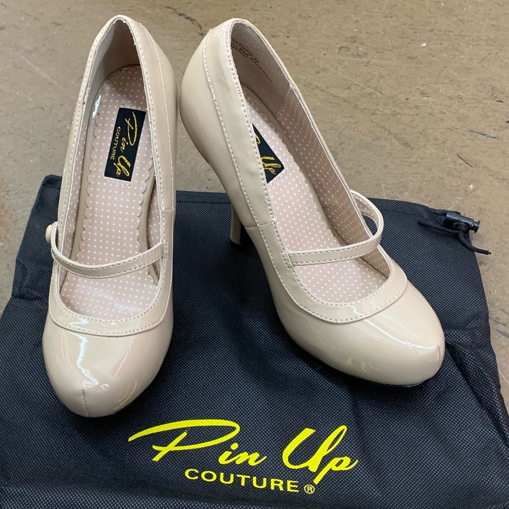 Size 6 pinup style shoes! Never worn!